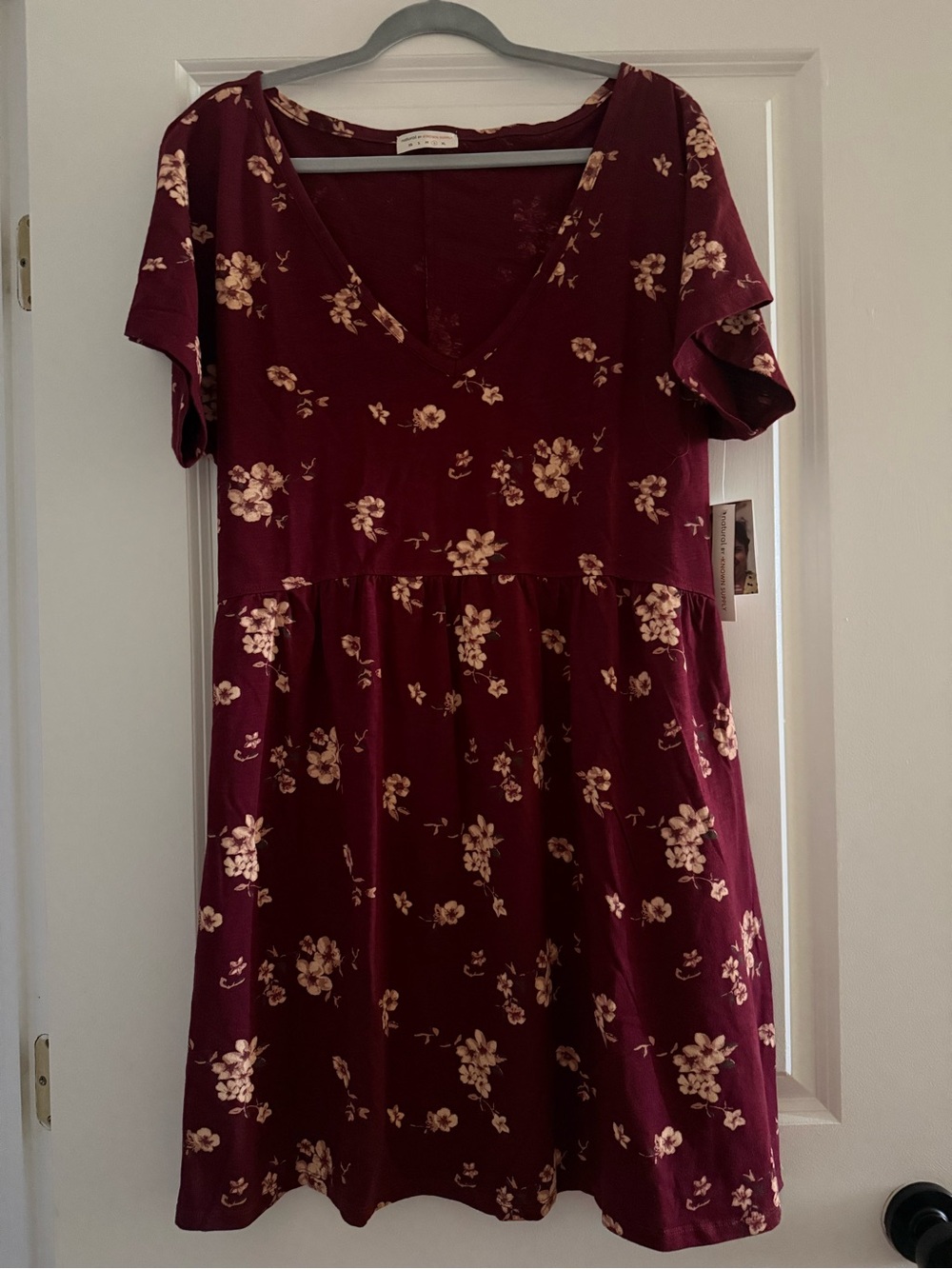 Floral V-Neck Short Sleeve Dress in Burgundy